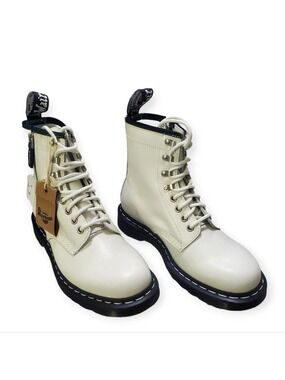 NWT Dr. Martens 1460 Z White Leather Side Zip Boots 9